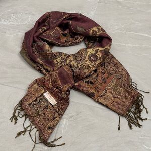 Elegant Pashmina Wool & Silk Paisley Scarf with Fringe